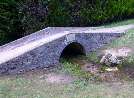 003_lepontrikiki 740