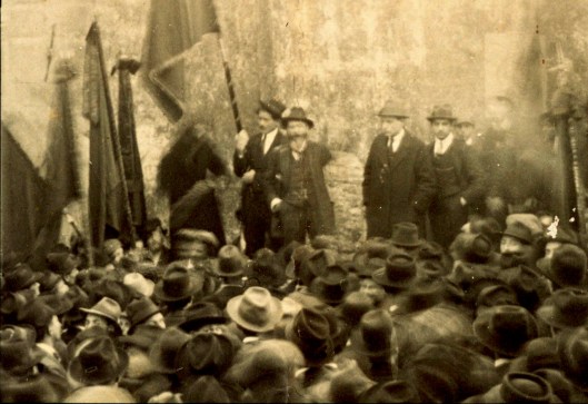 002_comizio zvanì 180