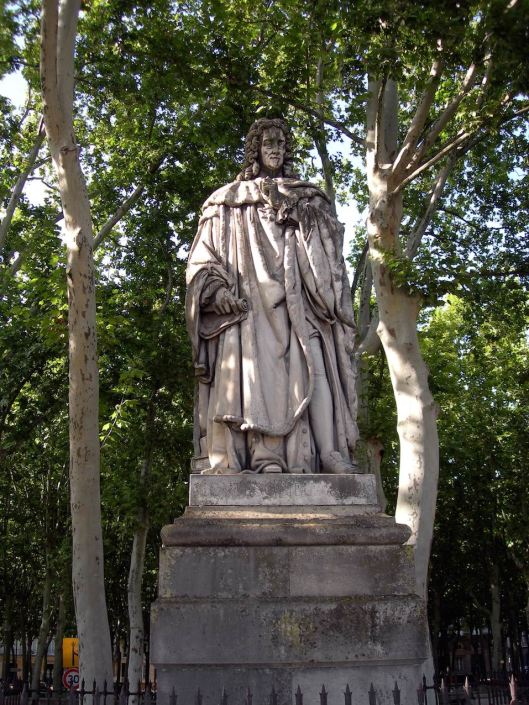 005_montesquieu quinconces 180