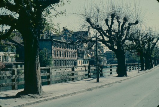 001_1961 une petite fille 180