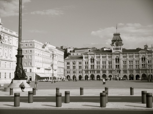 000b_Trieste_Square NB180