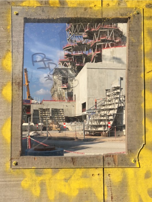 002_franck-gehry-arles-0a